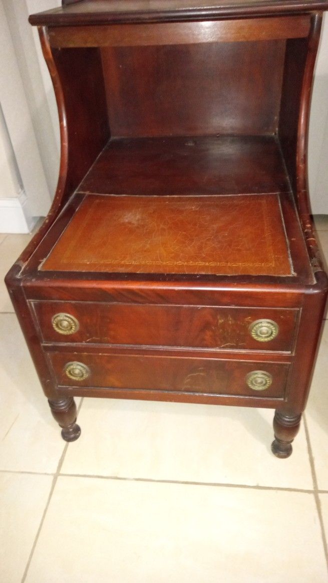 1940s Genuine Mahogany Label Vintage End Tables