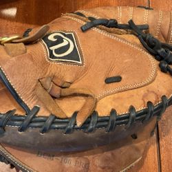 Diamond Youth  Catcher’s Glove Baseball