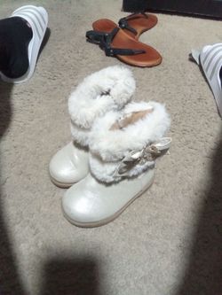 Baby boots: size 5m (Rachel shoes)