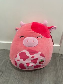 Calynda the cow squishmallow