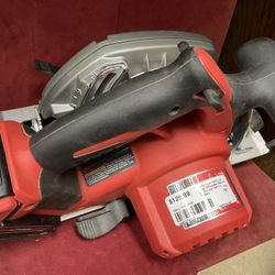Milwaukee Circular Saw 