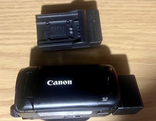 Canon VIXIA HF R800 Digital Camcorder HD Video Camera with 57x Advanced Zoom