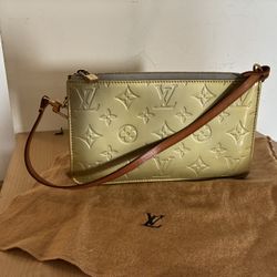 LOUIS VUITTON  Lexington patent leather handbag - olive gold