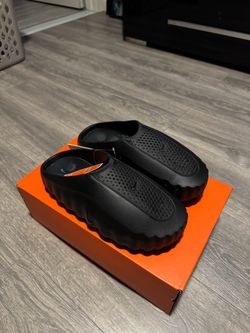 Nike Mind 001 “Triple Black”