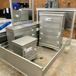 Amalia Gold Panel Bedroom Set