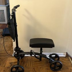 Cardinal Health Knee Scooter (Max Weight 300 Pounds)