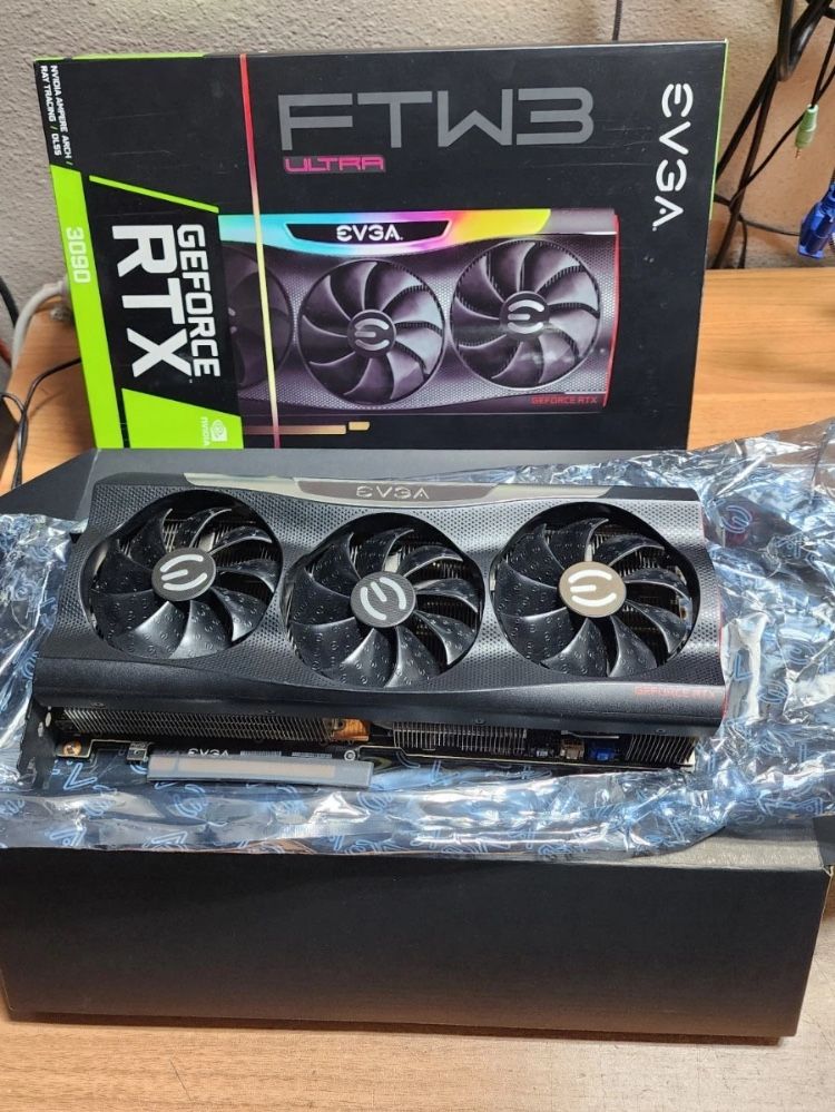 EVGA NVIDIA GeForce RTX 3090 FTW3 Ultra 24GB Graphics Card