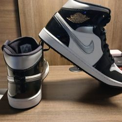 Jordan 1z Never Worn! 200$