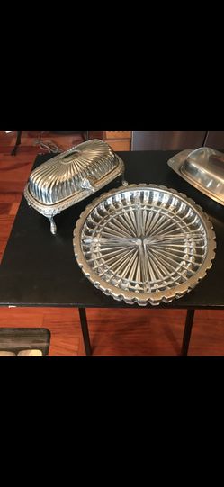 Occasional Display With 2 Butter Dishes Set