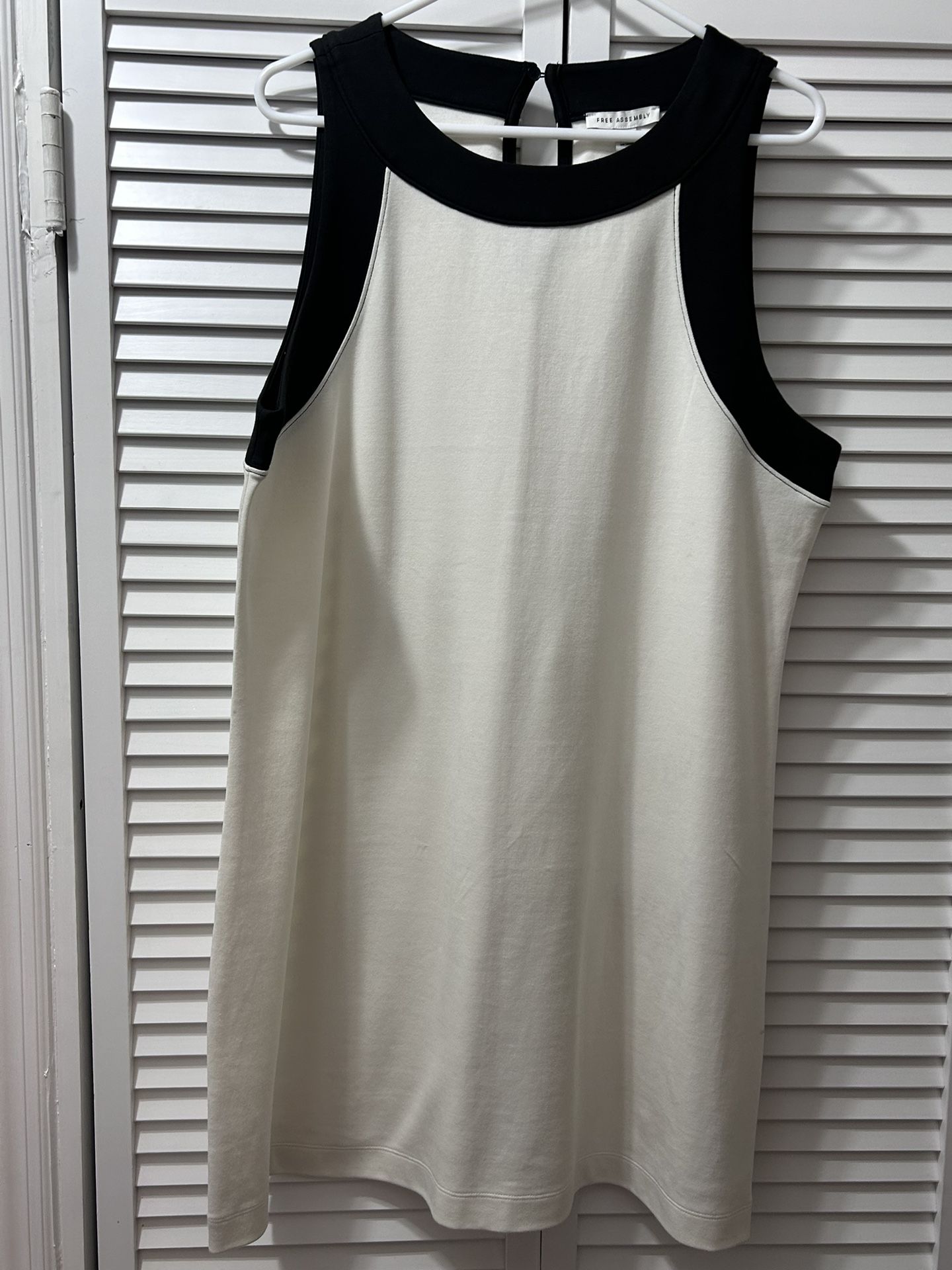 Xl. Off White. Black Trim Dress 