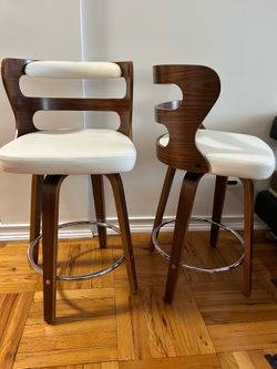 Bar stool