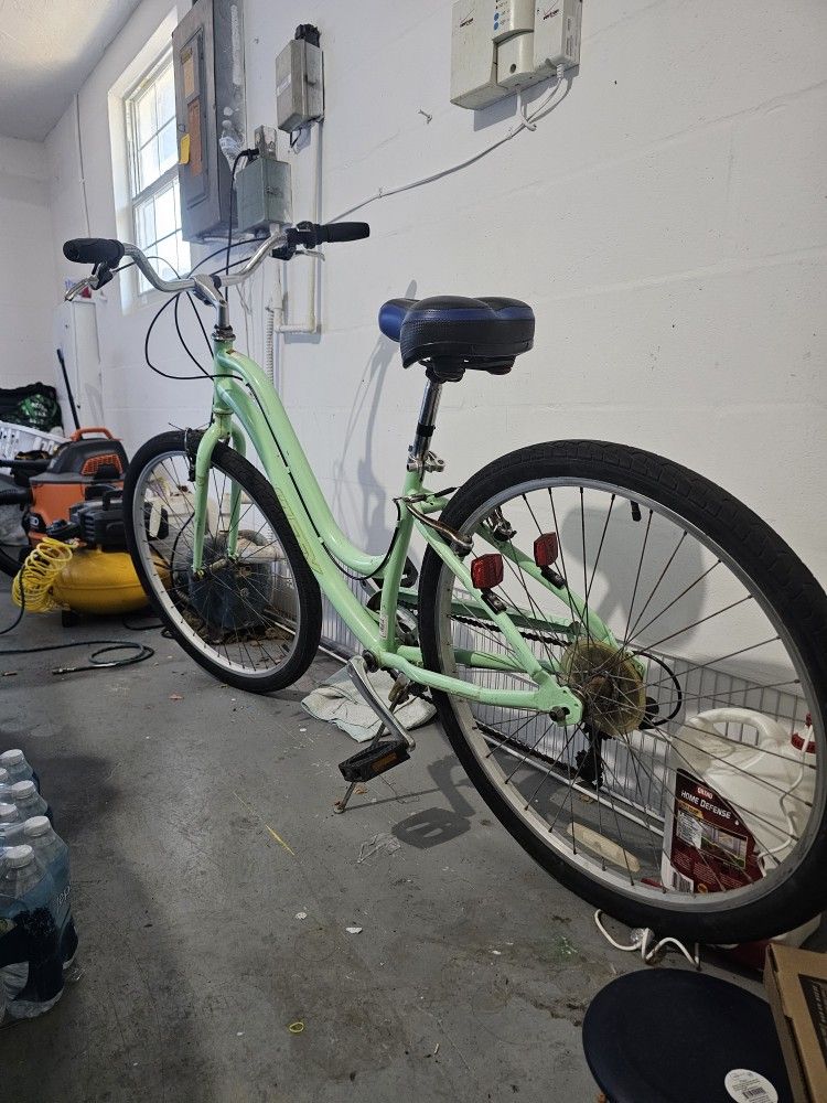 27.5 Inch HUFFY Parkside Ladies Bike