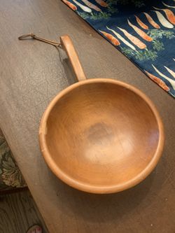 Munising Dough Bowl With Feet. Rare Find