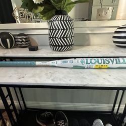 Louisville Slugger Kryo -9 - 32” Bat - BRAND NEW - WRAPPED