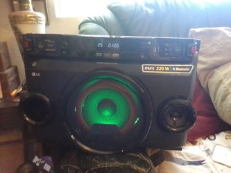LG Mini Hi-Fi Audio RMS 220W + Bluetooth