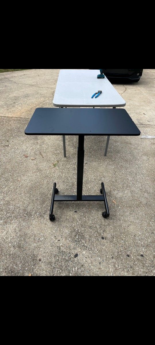 Seville Classics airLIFT® Height Adjustable Mobile Rolling Laptop Cart Desk