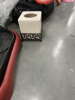 White glass Tissue holder