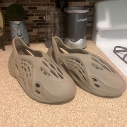 Foam Runners Stone Stage