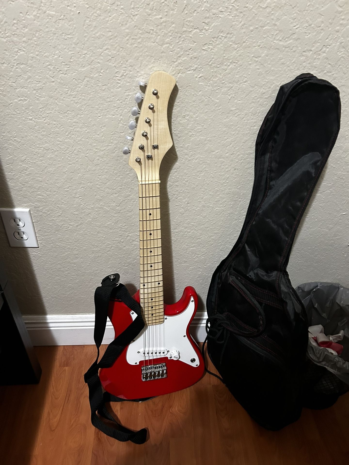 Guitarra Eléctrica Pequeña 