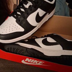 9 1/2 Nike Dunks