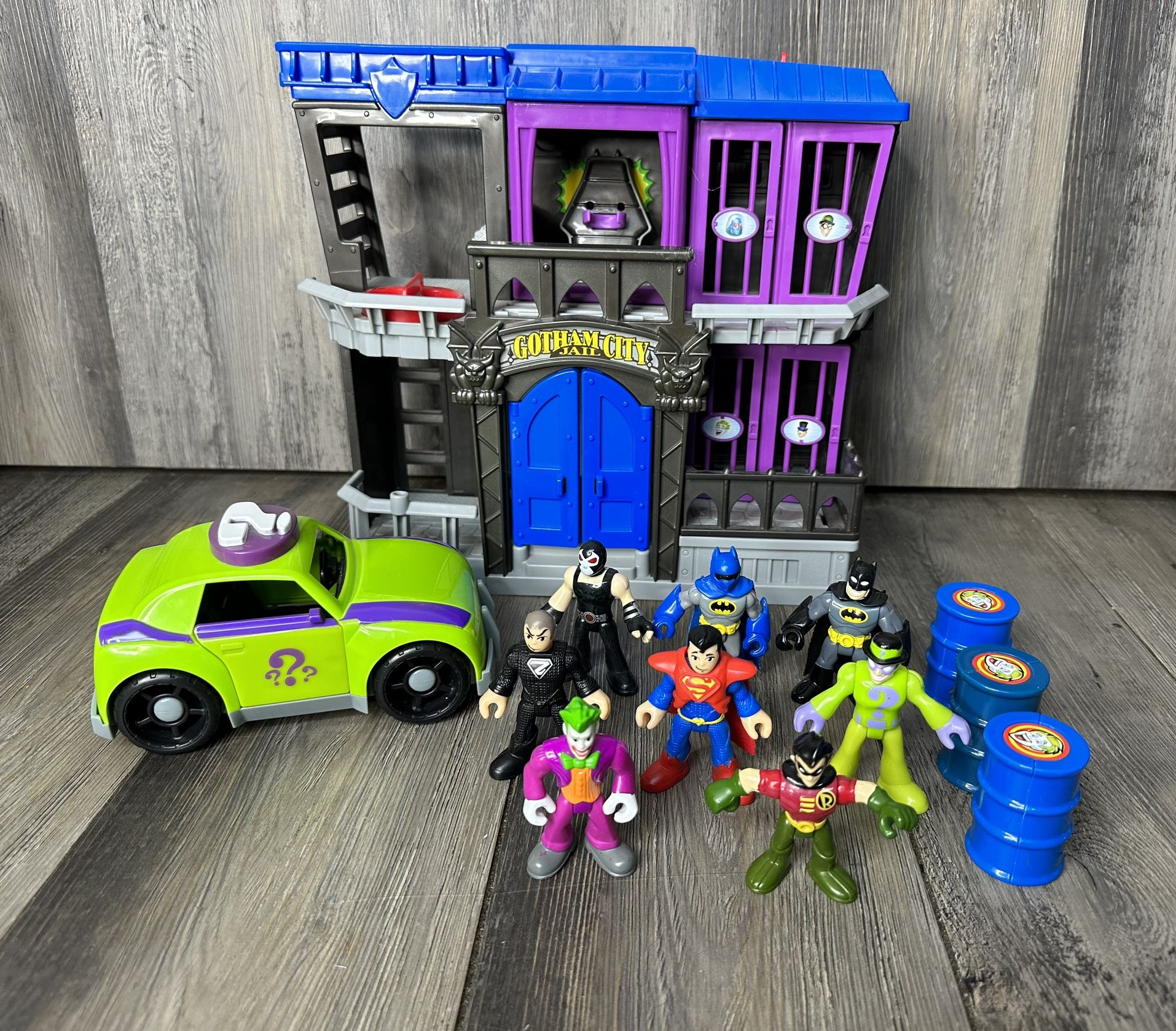 Imaginext DC Super Friends Batman Gotham City Jail Playset Figures Accessories