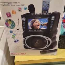 Karaoke Bluetooth Machine