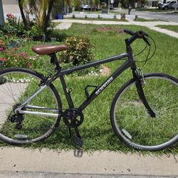 Schwinn Addison  700c Hybrid Bike