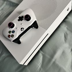 XBOX ONE S !!ITS NOT SERIES S!!