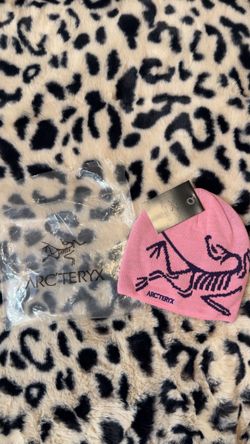 Arc'teryx Pink Knit Beanie with Tags