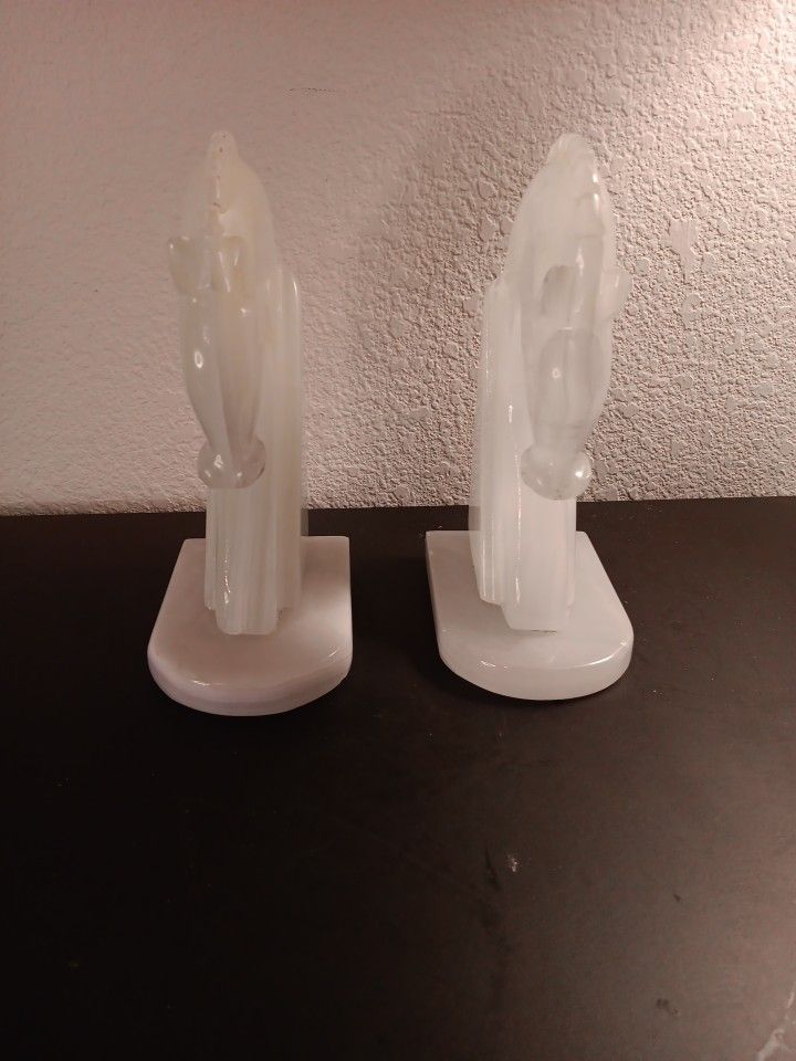 EXQUISITE Pair of 9" Handcarved Solid White Onyx Horse Bust Bookends.