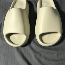 Adidas Yeezy Slides 'Bone Color’ Size 10