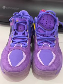 New balance size 6.5 women's shoes
