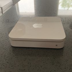 Airport Express Base Station  (APPLE)