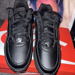 Brand New Men Nike Air Max Size 8 . Taking Offers 