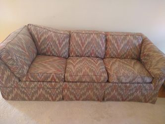 ETHAN ALLEN Pink ZigZag Couch