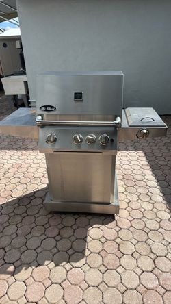 The Classic Stainless Steel Gas Grill