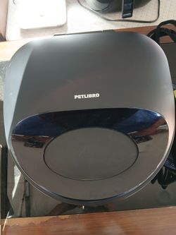 Pet automatic feeder
