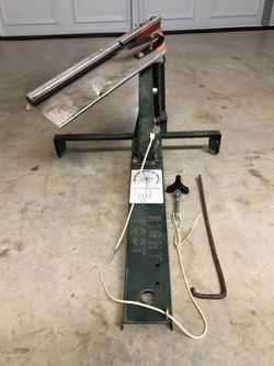 Skeet Thrower & Box of Clays