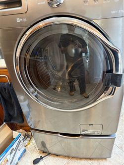 Samsung Washer Dryer Pair with Pedestal