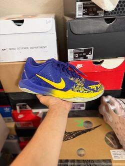 Kobe 5 Protro 5 R size 9.5 USED But Clean