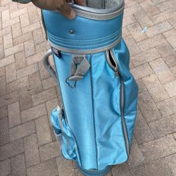 Golf Clubs 5 Pc  Snd Golf Bag 