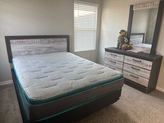 Queen Bedroom Set