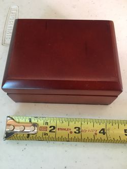 Jewelry box