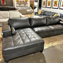 NEW🌲 $10 Down Payment Finance 🚥Nokomis 2 Piece Sectional with Chaise 