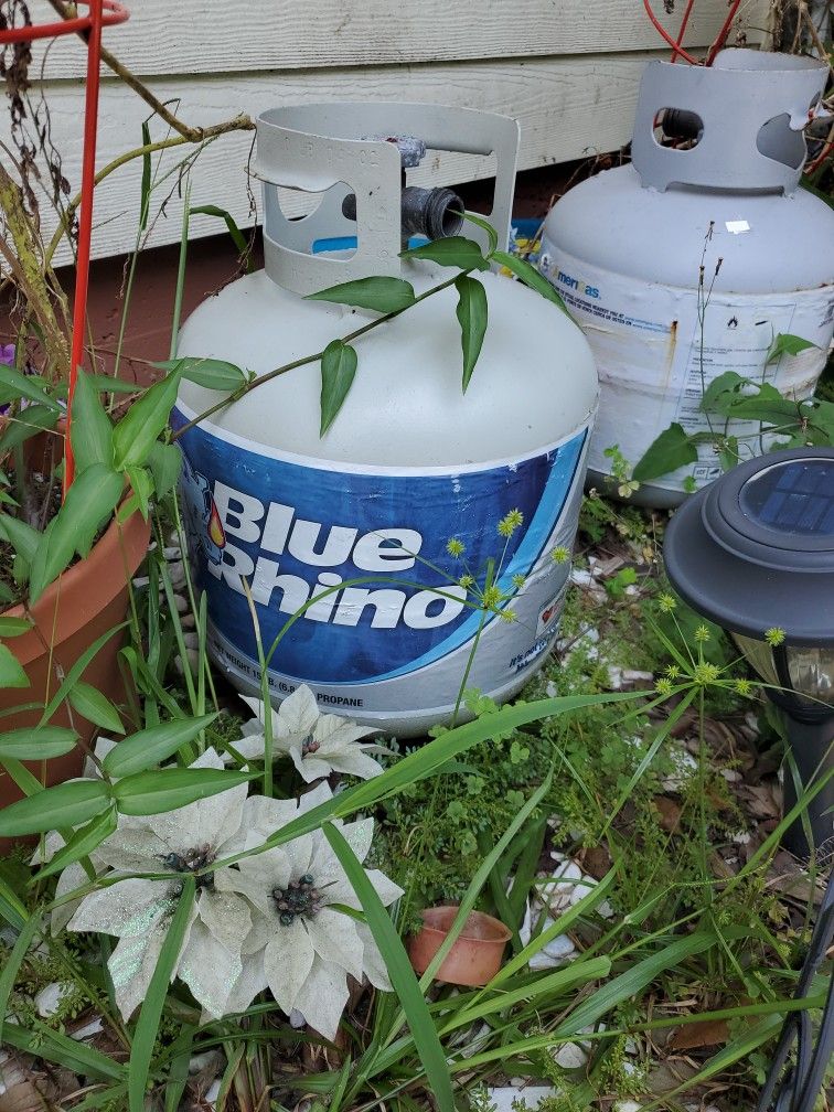Propane Tanks 