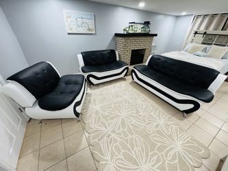 FREE DELIVERY AND INSTALLAT 🚚 Brand New in Box 📦 3 - Piece Living Room set Black/white Leather