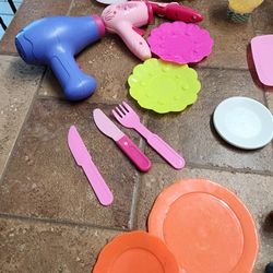 70 Piece childrens play food/dishes/ hair accessories Lot
