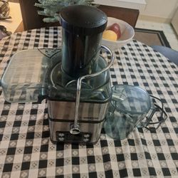 Gourmia 6-speed Wide Mouth Juice Extraction with Self Clean Gently Used $35