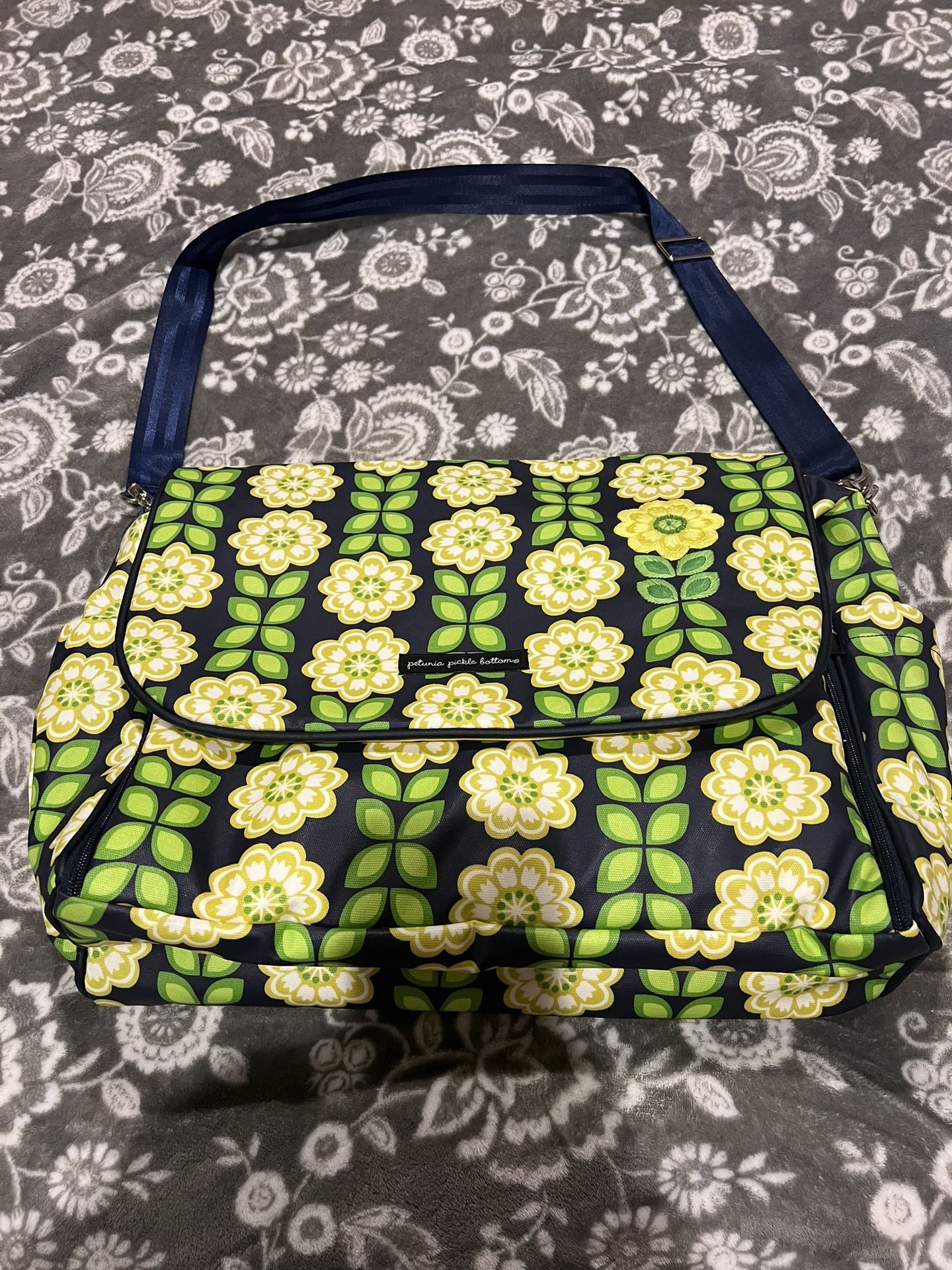 New Beautiful Petunia Pickle Bottom Diaper Bag, Wallet, & Wipe Travel Pouch