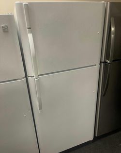 White Top Mount Refrigerator Energy Efficient